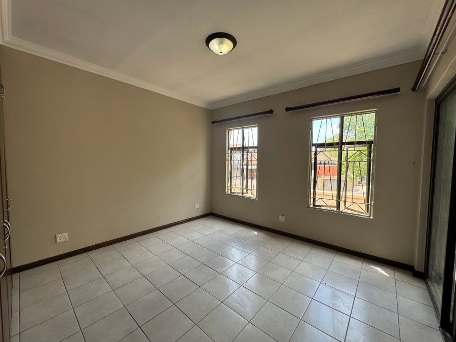 To Let 3 Bedroom Property for Rent in Xanadu North West